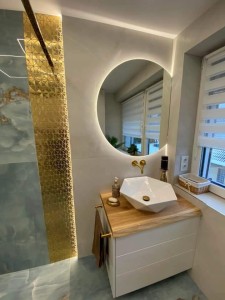 Lustro okrągłe LED fi90 cm ze ściętym bokiem