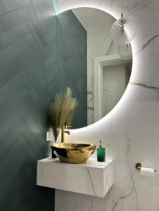 Lustro okrągłe LED fi70 cm ze ściętym bokiem