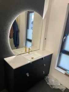 Lustro okrągłe LED fi100 cm ze ściętymi bokami