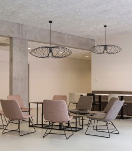 Stylowa lampa sufitowa wisząca czarna żyrandol z pręcikami LOFT duży motyl