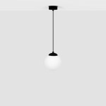 Czarna lampa wisząca z białym kloszem fi14