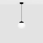 Czarna lampa wisząca z białym kloszem fi16