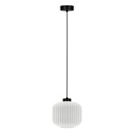 Czarna lampa sufitowa wiszacą białymi ryflowanymi kloszami