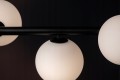 Szeroka-Lampa-Wiszaca-Nad-Wyspe-9xG9-Czarna-Z-Bialymi-Kulami-czarna-białe-kule.jpg